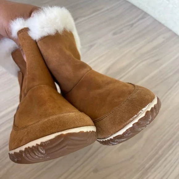 Sorel Women's Brown Boots with Cream Fur - Picture 6 of 14